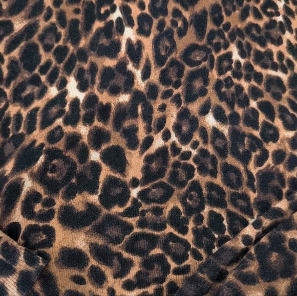 White House Black Market Cheetah Print Cropped Snap Button Long Sleeve Cardigan - Picture 6 of 9